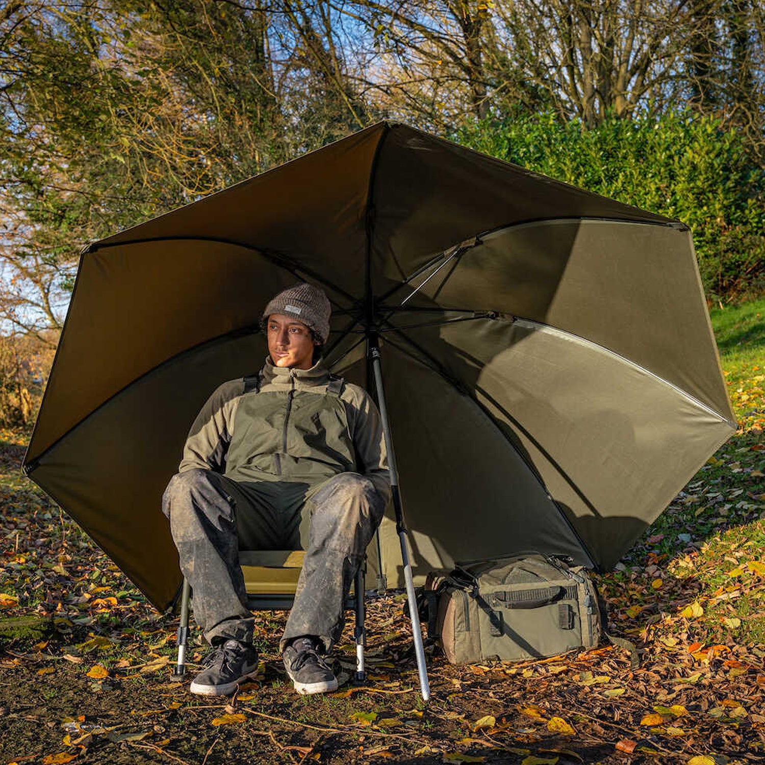Adapost Tip Umbrela Korum Progress Graphite Brolly 135x210cm