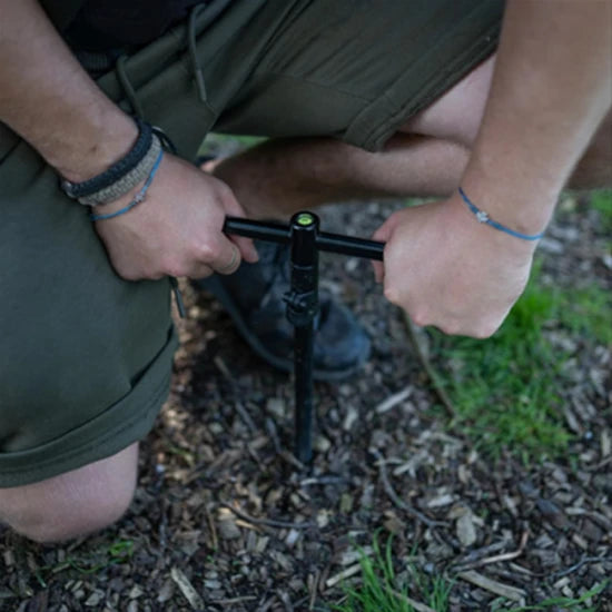 Bara  Avid Carp Lok Down T Bar Pentru Infigerea Pichetilor