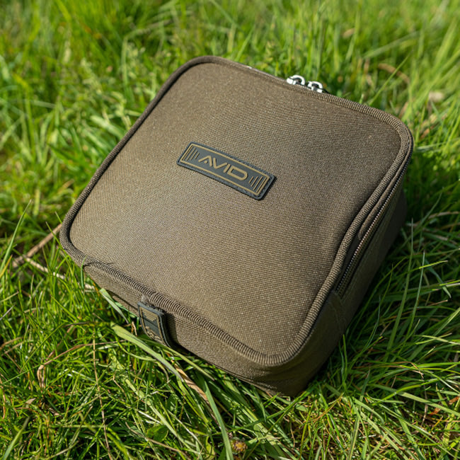 Borseta Avid Carp Compound Pouch Small 20x20x10cm