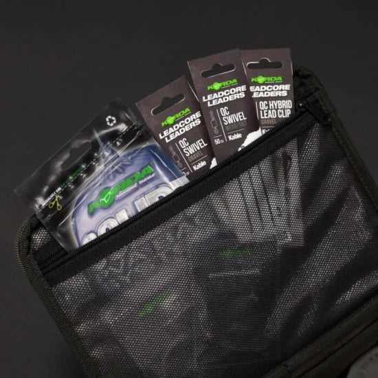 Borseta Korda Compac 200 Tackle Pouch, Dark Camo, 28x20.5x11cm