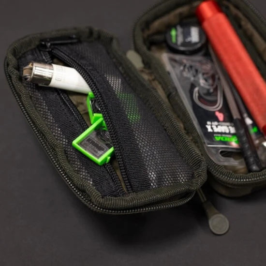 Borseta Korda Compac 70 Tackle Pouch, Dark Camo, 15.5x 8.5x 4cm