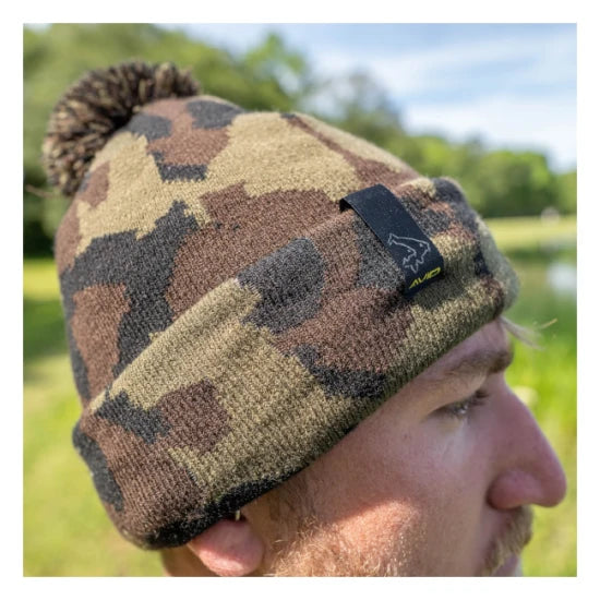 Caciula Avid Carp Camo Bobble