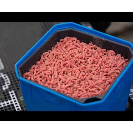 Cutie Preston 2 Pint Maggot Riddle, Black