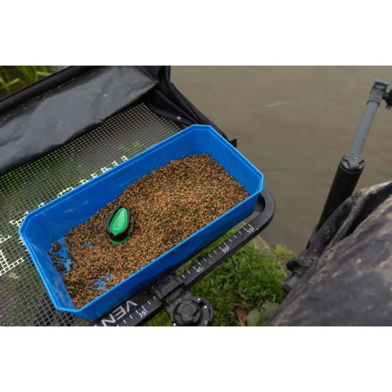 Cutie Preston 6pt Bait Tub, Blue-black