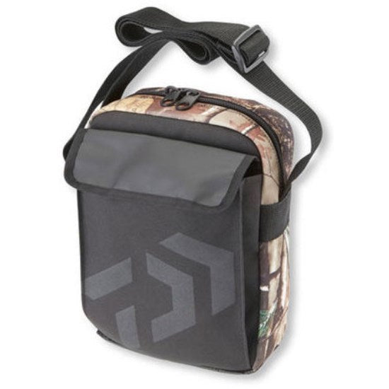 GEANTA UMAR DAIWA NEAGRA/CAMO S 19X26X8CM