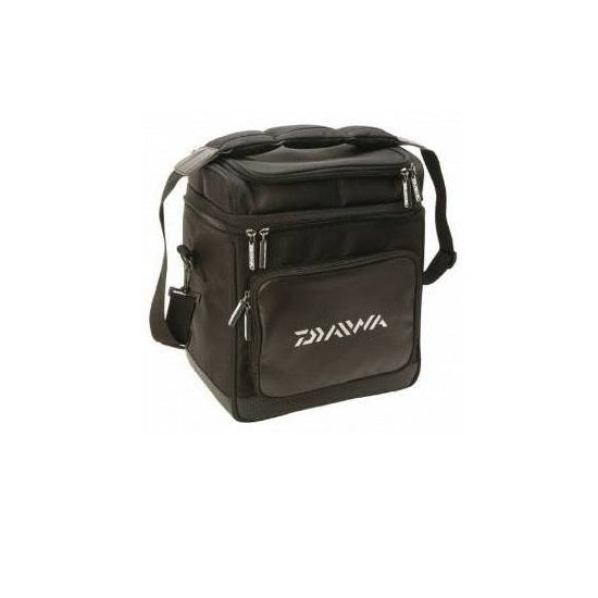 Geanta Daiwa + 4 Cutii pentru Naluci, 36x23x17cm