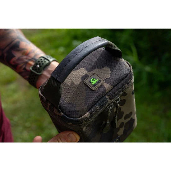 Geanta Korda Compac Goo Bag Dark Kamo, Large, 17x20x15cm(12goo)