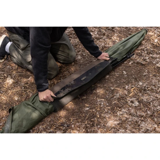 Husa Picheti-cuie Cort Korda Compac Brolly Wrap, Dark Kamo, 59x66cm