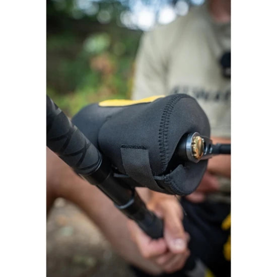 Husa Din Neopren Mulineta Black Cat Buster Reel Neoprene Cover
