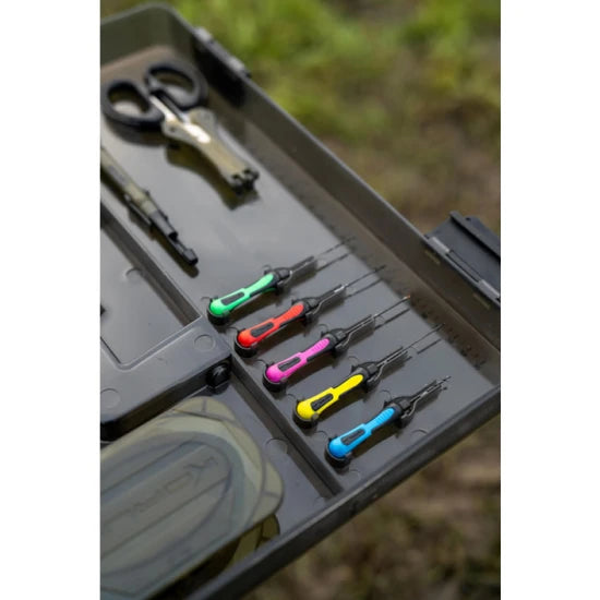 Kit Valigeta Cu Picioare + Accesorii Korum Mega Blox Station Fully Loaded, 36x26x11.55cm