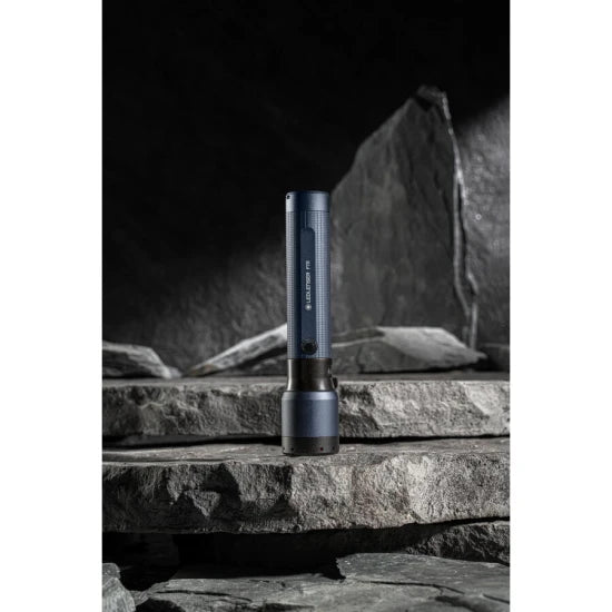 Lanterna Led Lenser P7r Editie 25 Ani Smokey Blue 2000lm/2xli-ion+cablu Usb