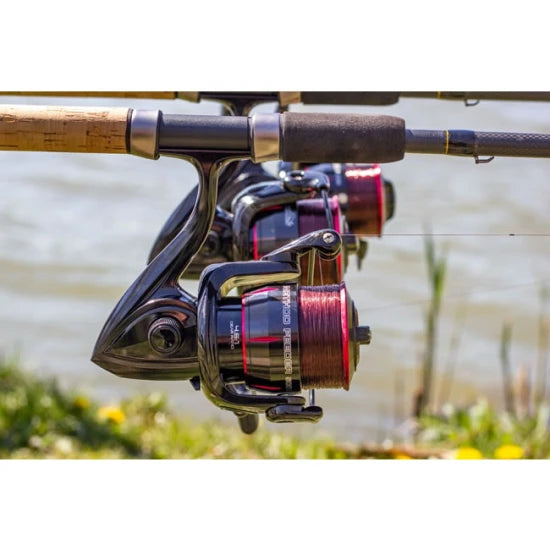 Mulineta Nevis Method Feeder 6000 4+1 Rulmenti