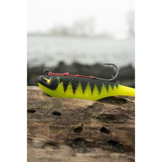 Naluca Black Cat Mad Flash Spin Tail, Shock Perch, 82g, 14cm,1 Buc/pac