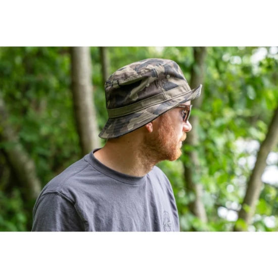 Palarie Tip Bucket Avid Carp Distortion Dark Camo