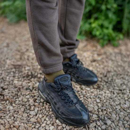Pantaloni Avid Compound Joggers Brown, Marime S
