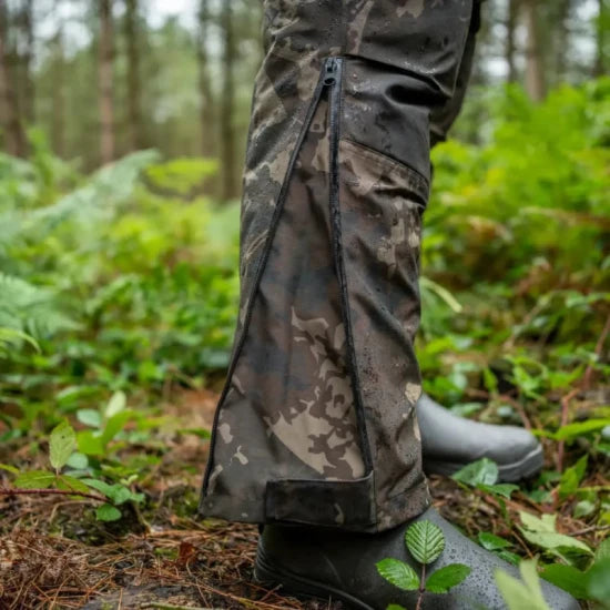 Salopeta Nash Zt Helluva Waterproof Bib And Brace Camo, Marime 2xl