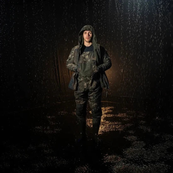 Salopeta Nash Zt Helluva Waterproof Bib And Brace Camo, Marime M