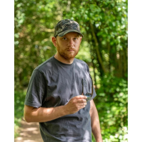 Sapca Avid Carp Distortion Dark Camo