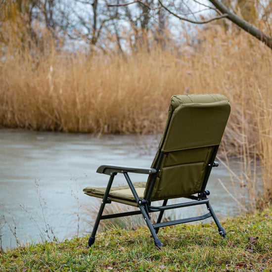 Scaun Carp Academy Luxxus Camo, 50x45x60cm