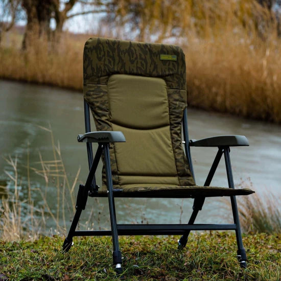 Scaun Carp Academy Quattro Camo, 48x40x60cm