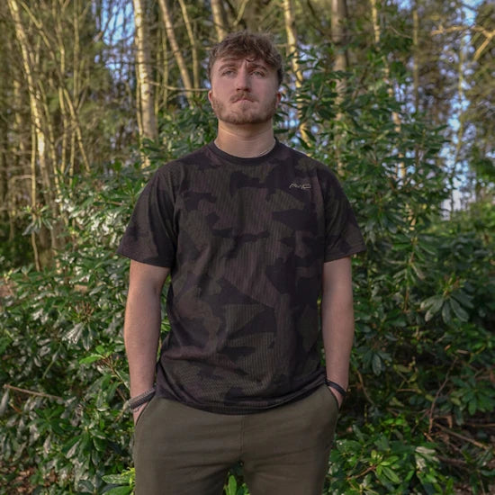 Tricou Avid Carp Distortion Camo T-shirt M