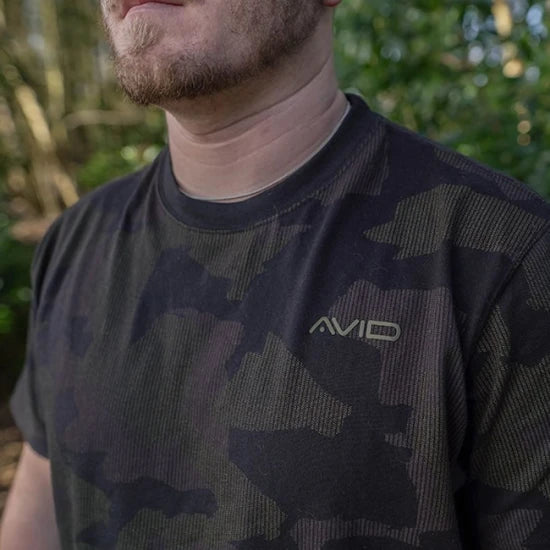 Tricou Avid Carp Distortion Camo T-shirt M