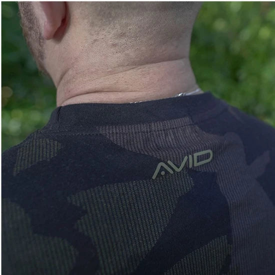 Tricou Avid Carp Distortion Camo T-shirt M